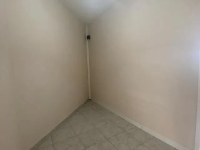 Imagem 2: SALA COMERCIAL Loja com 1 banheiro
