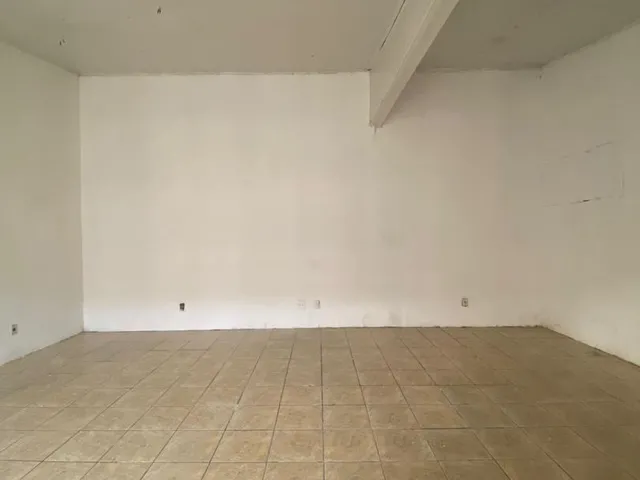 Imagem 2: Sala Comercial Loja com aluguel por R$1.556 /mês