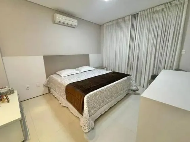 Imagem: A casa possui 2 Dormitórios, 1 Banheiro, 2 Vagas na