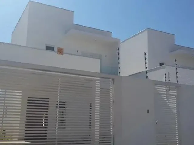 Imagem: A casa possui 3 Dormitórios, 1 Suíte, 3 Banheiros, 2