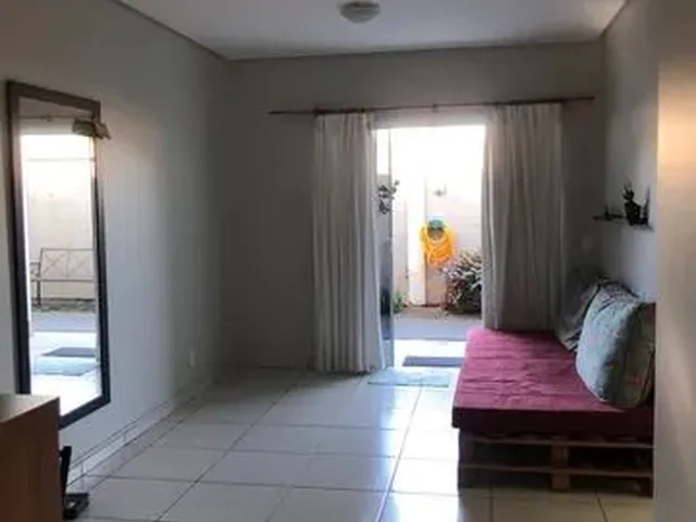 Imagem 2: Alugo Quarto para Mulher!