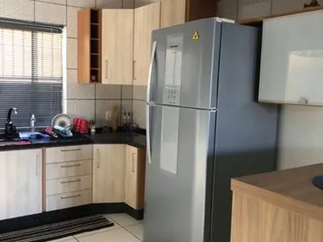Imagem 5: Alugo Quarto para Mulher!