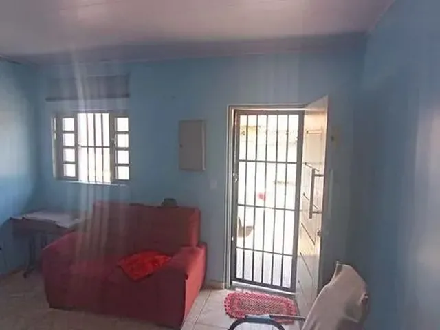 Imagem: A casa possui 1 Dormitório, 2 Banheiros, 70m² de Área e