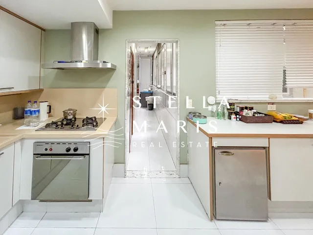 Imagem 6: Leblon, Apartamento com vista lateral mar, 180 m2, original 4 quartos, hoje com 2 suites