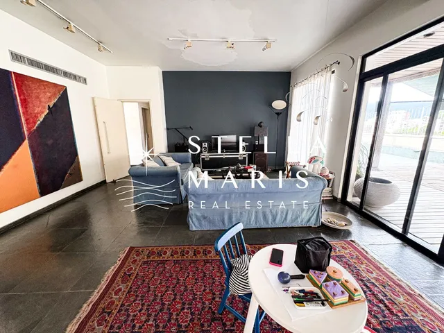 Imagem 8: Lagoa, Incrível Cobertura linear com Arquitetura estilo casa suspensa com linda vista