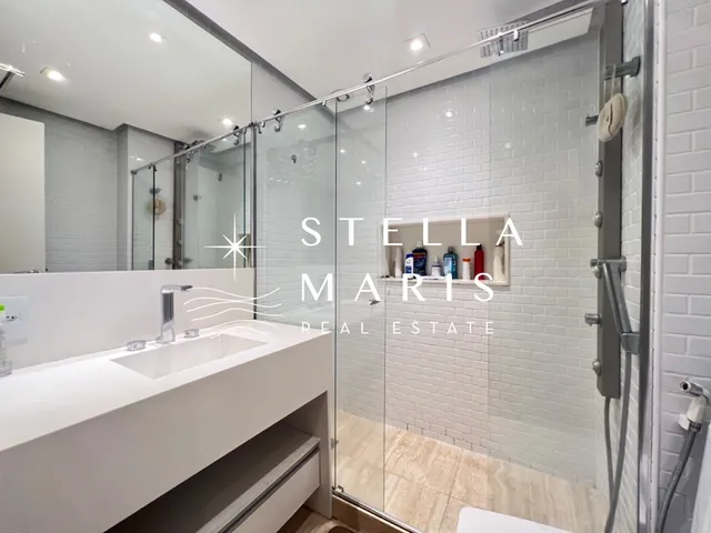 Imagem 7: Leblon, Apartamento decorado e mobiliado, com 83 m2, 2 suítes, 1 vaga e portaria 24