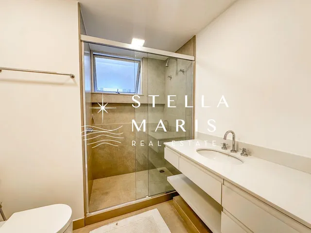 Imagem 16: Urca, Apartamento com 253 m2, varandão, totalmente reformado com 4 quartos, sendo 2