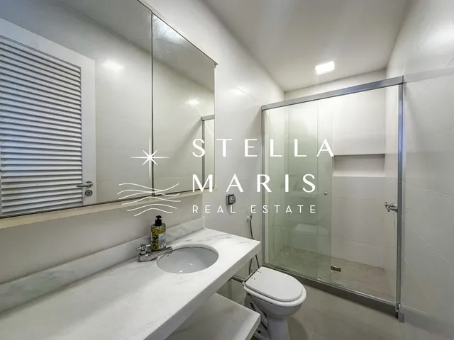 Imagem 13: Urca, Apartamento com 253 m2, varandão, totalmente reformado com 4 quartos, sendo 2