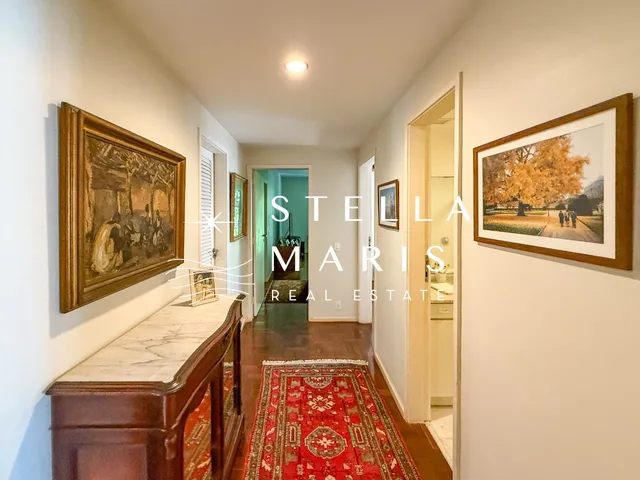 Imagem 16: Leblon, Apartamento com varanda ampla, 4 suítes, 4 vagas e vista lateral mar à venda