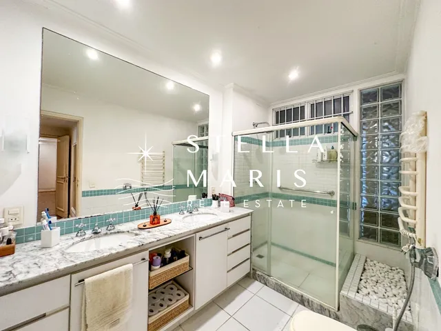 Imagem 2: Copacabana, Apartamento de 337 m2, 4 quartos, 1 vaga, garden, com área externa à venda
