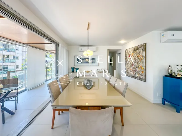 Imagem 2: Lagoa, Apartamento de altíssimo padrão, com 4 quartos sendo 3 suites, todo avarandado e