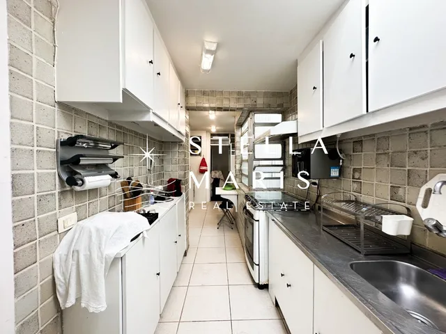 Imagem 13: Leblon, Cobertura Duplex para reforma, quadra da praia do Posto 12 com vista para o morro