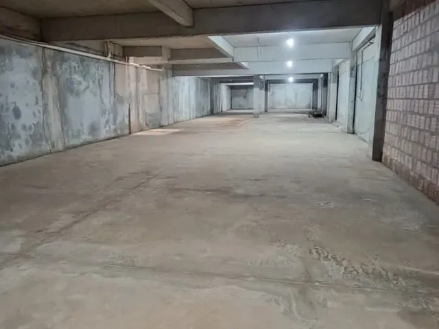 Imagem 16: Prédio comercial com mais de 2.000m² e estacionamento para 25 carros - oportunidade