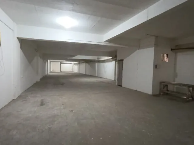 Imagem 5: Prédio comercial com mais de 2.000m² e estacionamento para 25 carros - oportunidade