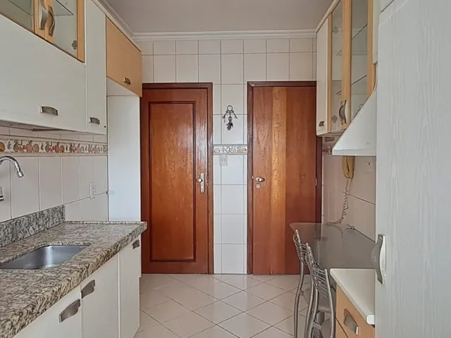 Imagem 12: Apartamento amplo com potencial para 3 quartos e 2 vagas no Edifício Flamboyant