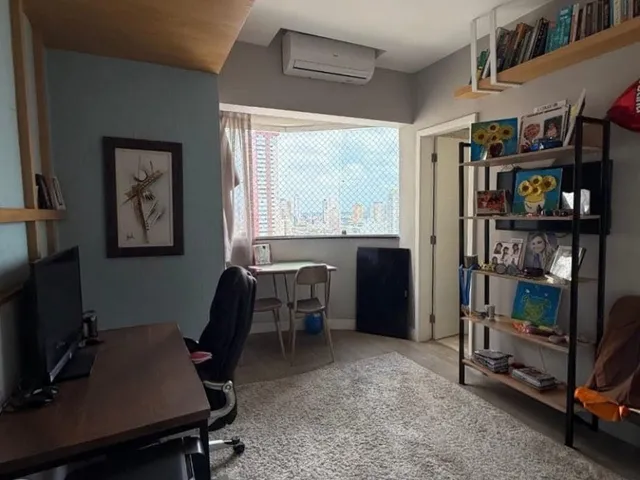 Imagem 4: Apartamento Amplo com 5 Suítes e 200m² no Edifício Torre de Itaúna