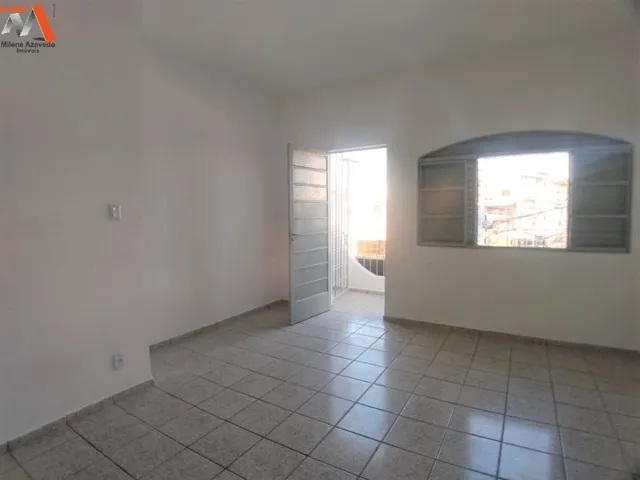 Imagem: CASA NOS ALTOS NA AVENIDA DALVA. ÁREA PRIVATIVA