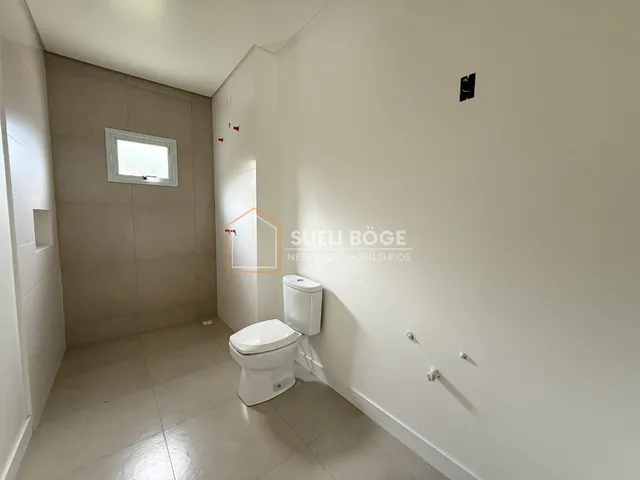 Imagem 5: SOBRADO NO BAIRRO GLÓRIA COM 4 DORMITÓRIOS E AMPLO ESPAÇO DE TERRENO NOS FUNDOS
