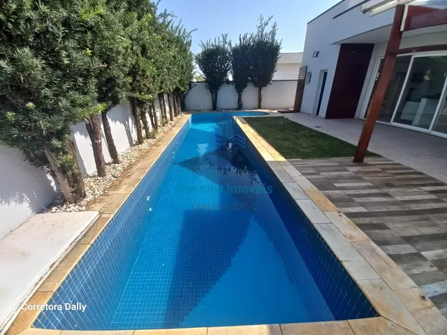 Imagem: A casa possui 6 Dormitórios, 3 Suítes, 4 Banheiros, 4