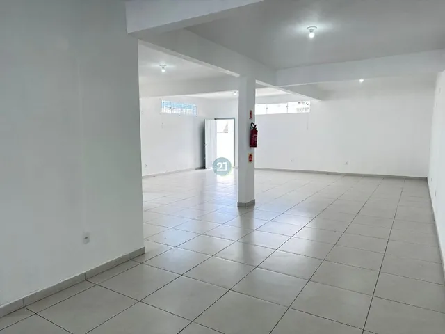 Imagem 4: Alugo prédio comercial c/ 360mts em Biguaçu-SC, bairro Rio Caveiras, Espaço amplo e