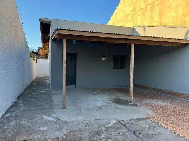 Imagem 1: Ótima Casa para Aluguel com 2 Quartos em Mato Grande - Canoas - Rs