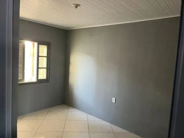 Imagem 2: Ótima Casa para Aluguel com 2 Quartos em Mato Grande - Canoas - Rs