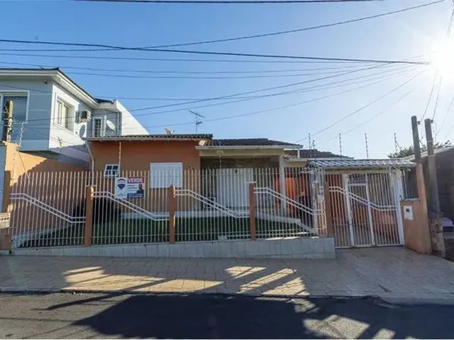 Imagem: Linda Casa 3 Dormitórios no Bairro Dona
