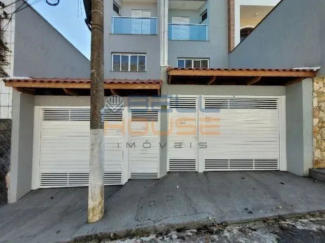 Imagem: A casa possui 2 Dormitórios, 2 Suítes, 1 Banheiro, 3