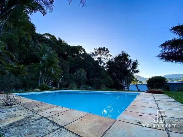 Imagem 3: Casa com 4 Dormitórios À Venda, 133 M² por R$ 1.350.000,00 - Golfe - Teresópolis/Rj