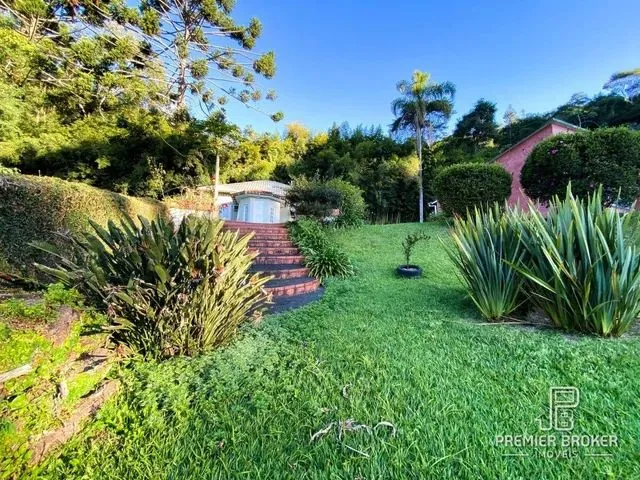 Imagem 2: Casa com 4 Dormitórios À Venda, 133 M² por R$ 1.350.000,00 - Golfe - Teresópolis/Rj