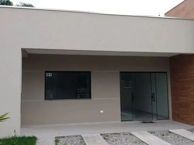 Imagem 1: Casa para Venda Possui 90 Metros Quadrados com 3 Quartos em Emiliano Perneta - Pinhais - P