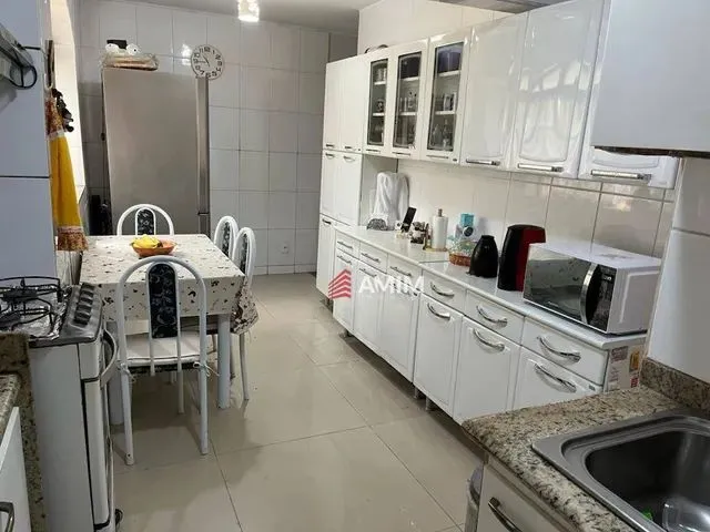 Imagem: Casa com 4 Quartos À Venda, 227 M² por
