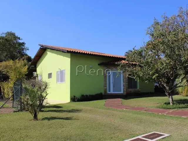 Imagem: A casa possui 2 Dormitórios, 3 Banheiros, 2 Vagas na