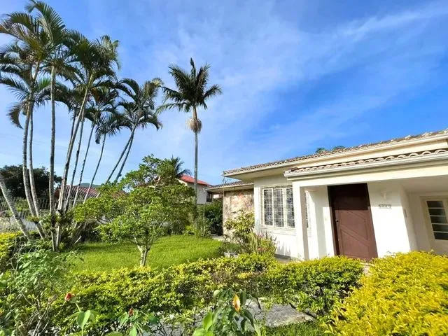 Imagem 12: Casa com Piscina Alto Padrão