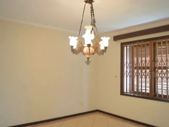 Imagem 13: Casa com Piscina Alto Padrão
