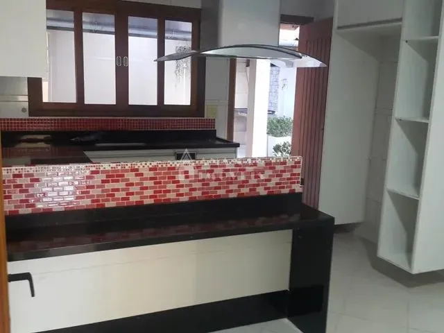Imagem: Cotia - Casa Padrão - Jardim Rio das Pedras