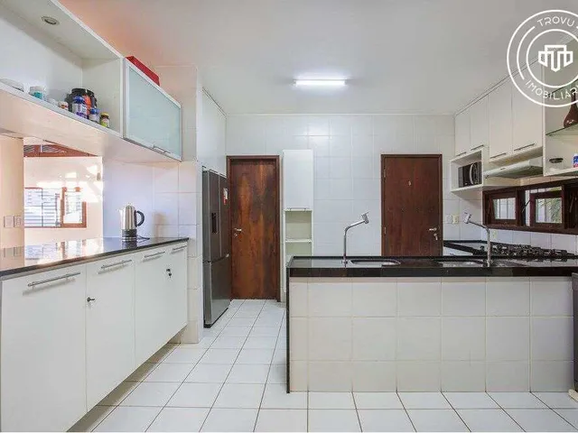 Imagem 2: Casa à venda em Natal, Candelária, com 4 quartos, 392m²