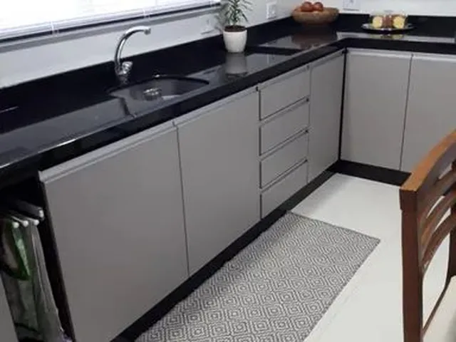 Imagem 1: Casa para Venda Possui 90 Metros Quadrados com 3 Quartos em Emiliano Perneta - Pinhais - P