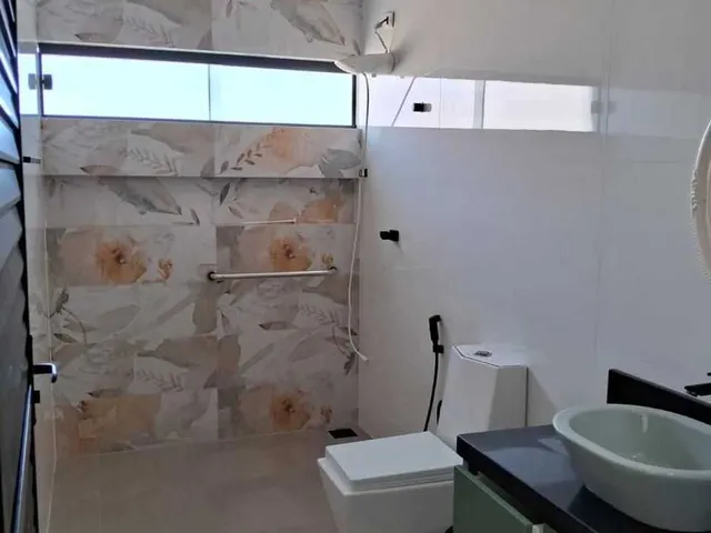 Imagem 4: ? VENDE-SE IMÓVEL NO CORAÇÃO DE PRAIA DE LESTE – SUPER CENTRAL