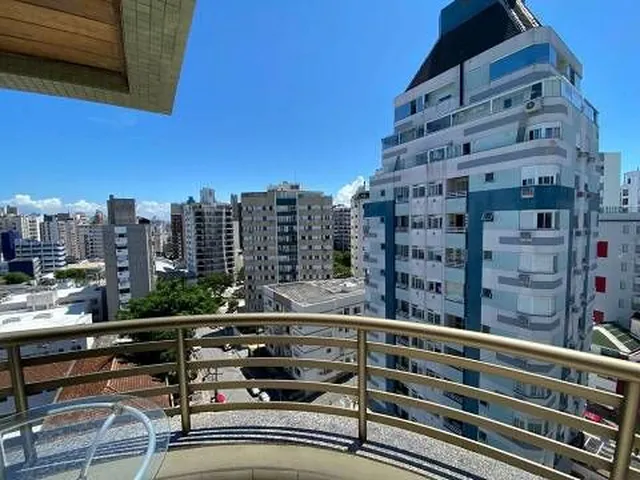 Imagem 5: Exclusividade no Centro de Florianopolis - 03 suites + 02 Vagas - Andar Alto e Desocupado