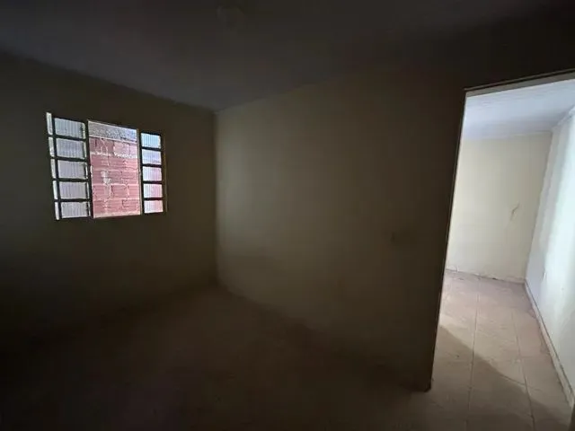Imagem 2: Casa Simples de 2 Quartos na Qno 18