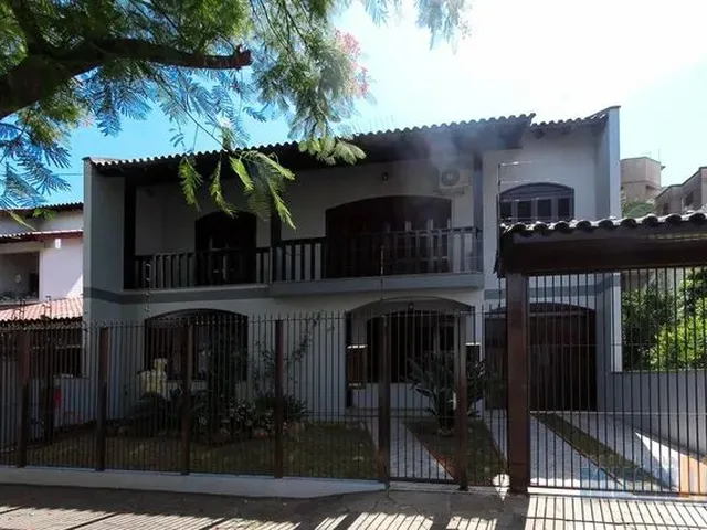 Imagem: Casa com 5 Quartos para Alugar no Bairro