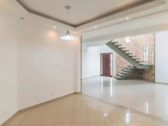 Imagem 5: Sobrado para Venda e para Alugar - 240 M² - 03 Dormitórios Sendo Uma Suíte
