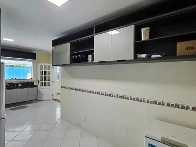 Imagem 14: Cond. Ponta Negra 1. Alugo Casa Mobiliada com 3 Suites, Sala para 3 Ambientes e 3 Vagas
