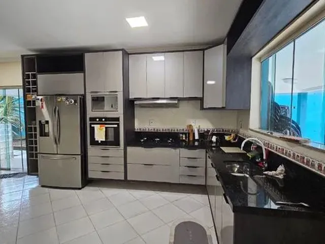 Imagem 3: Cond. Ponta Negra 1. Alugo Casa Mobiliada com 3 Suites, Sala para 3 Ambientes e 3 Vagas