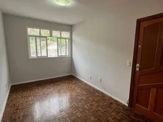 Imagem: A casa possui 3 Dormitórios, 1 Banheiro, 1 Vaga na
