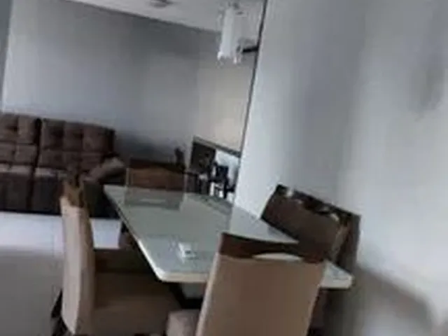 Imagem: O apartamento possui 3 Dormitórios, 1 Banheiro, 2 Vagas na