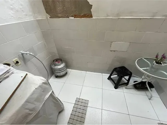 Imagem 4: Apartamento Térreo de 2 Quartos com Sala, Cozinha e Banheiro, com Área Externa Pequena