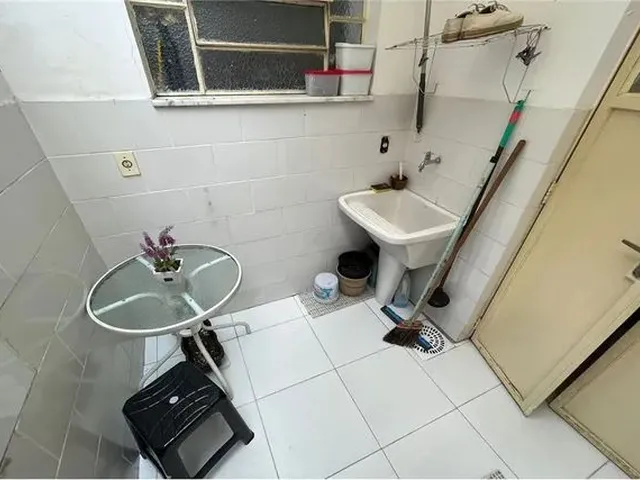 Imagem 2: Apartamento Térreo de 2 Quartos com Sala, Cozinha e Banheiro, com Área Externa Pequena