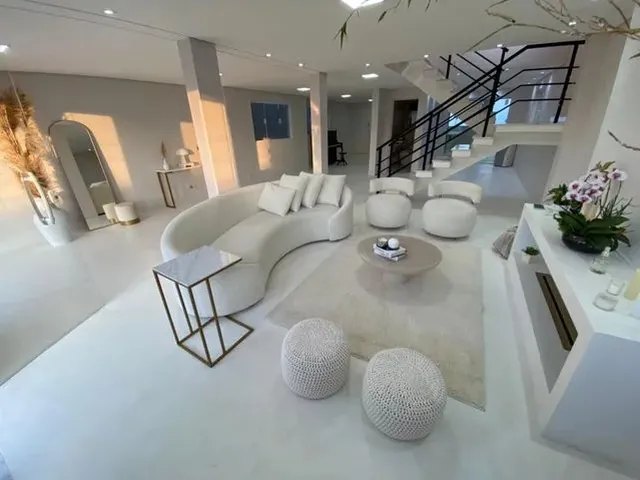 Imagem: A casa em condomínio possui 3 Dormitórios, 3 Suítes, 5